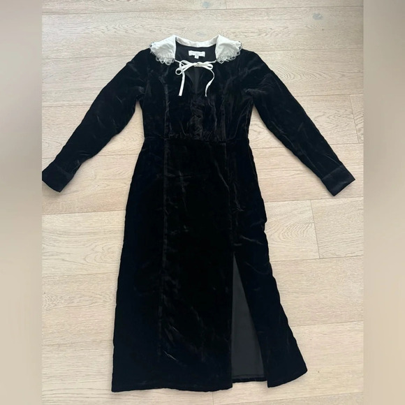 Sweet Baby Jamie
Black Collared Velvet Dress size small - Picture 11 of 14